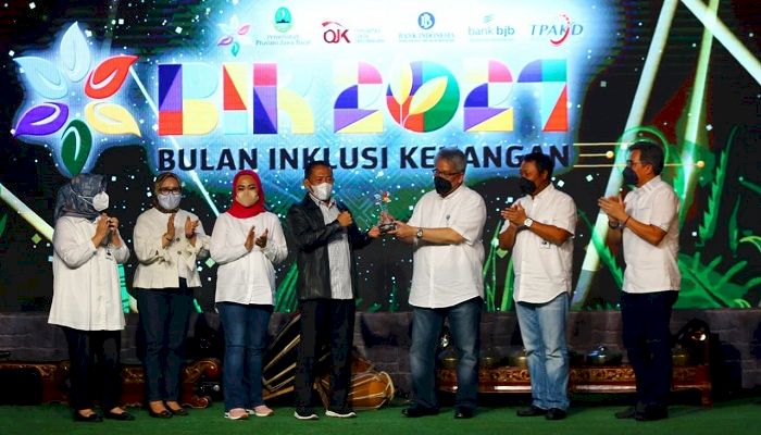 OJK Bersama Bank Bjb Gelar Puncak Acara Bulan Inklusi Keuangan 2021